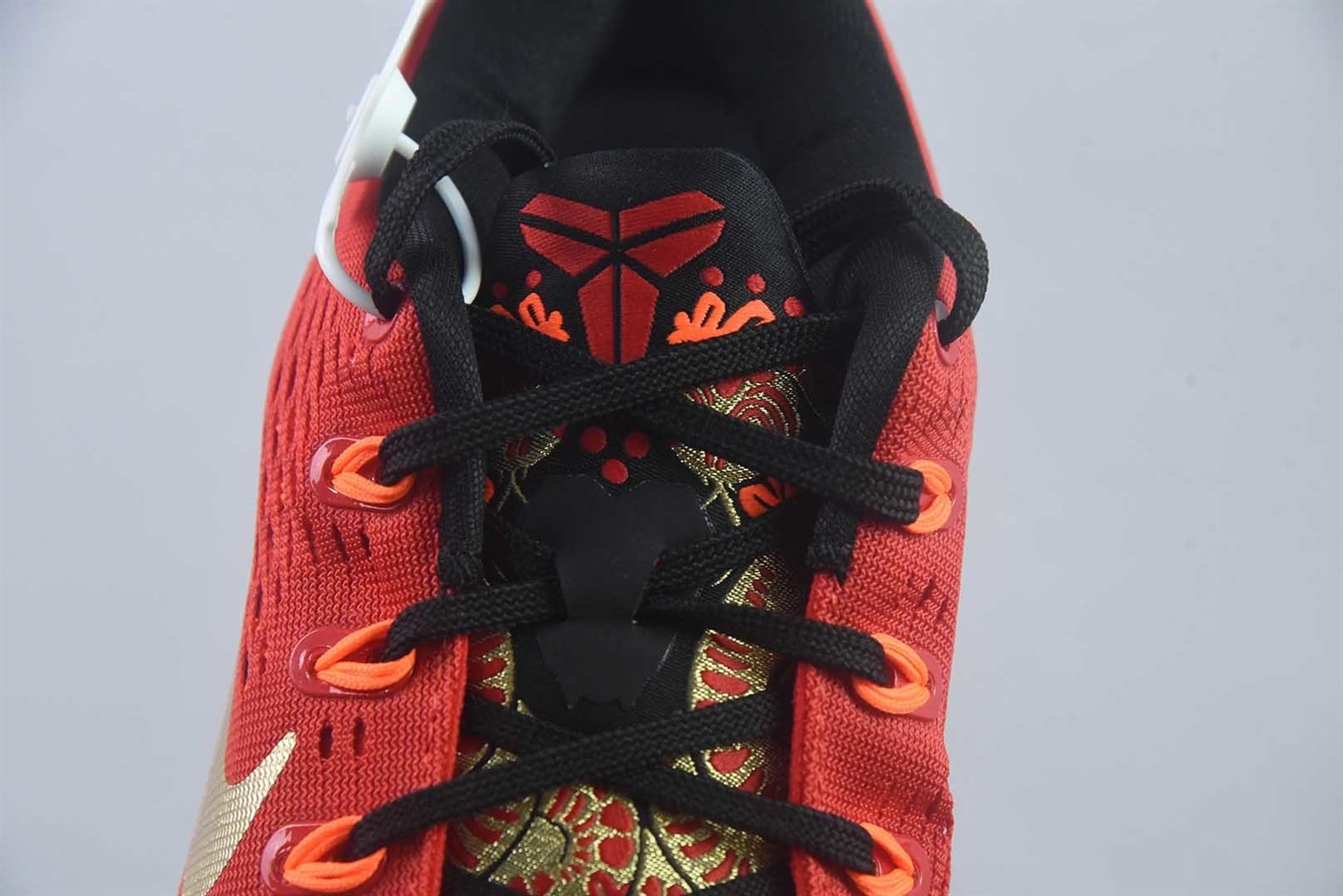 耐克 Nike Kobe 9 Low EM Think Pink PE 科比九代舒适减震防滑 红金低帮篮球鞋 纯原版本 货号:IH1400-600 实拍细节图