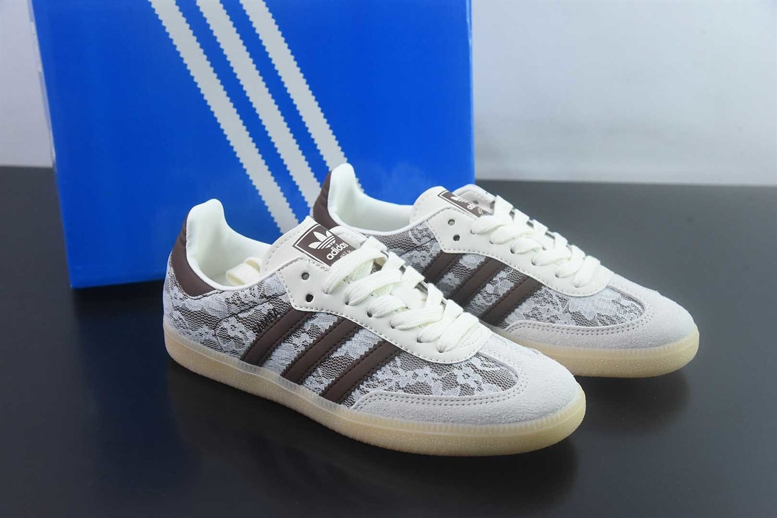 阿迪达斯 Adidas Samba Vegan 阿迪三叶草 白休闲板鞋 纯原版本 货号:KZ8197 主图