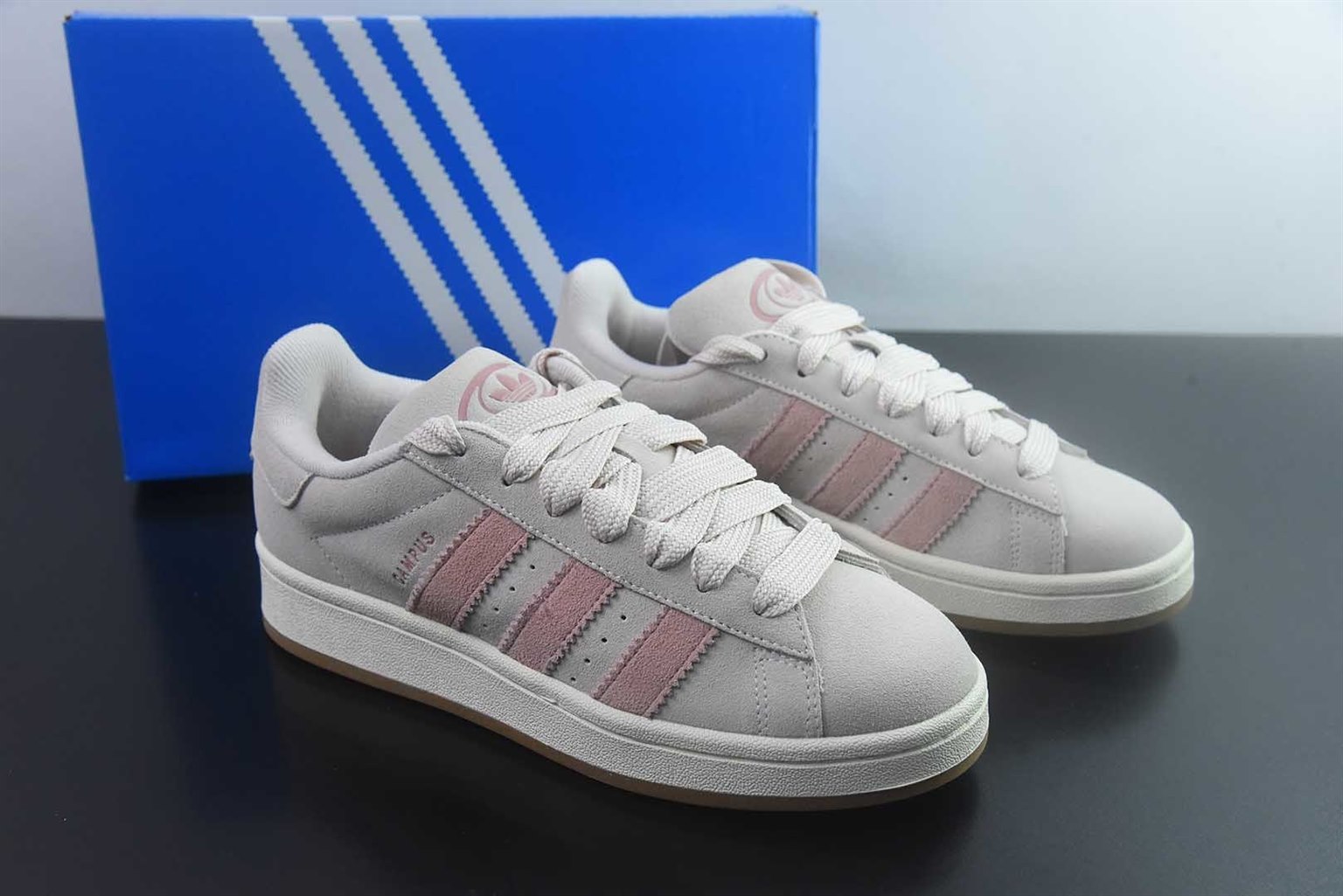 阿迪达斯 Adidas Originals Campus 00s 明星款学院系列面包风复古休闲运动 粉白板鞋 JH5628 纯原版本 货号：JH5628 主图