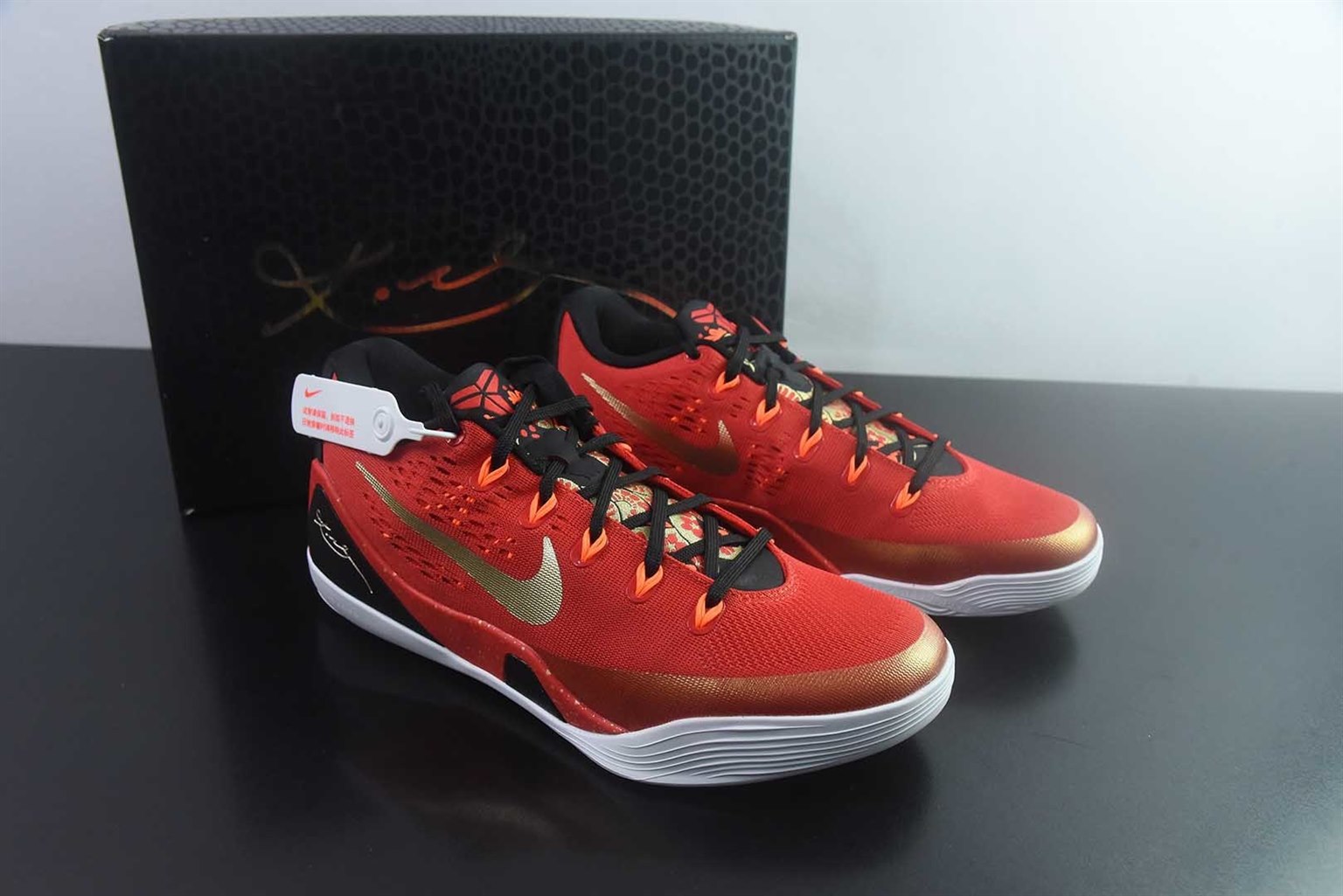 耐克 Nike Kobe 9 Low EM Think Pink PE 科比九代舒适减震防滑 红金低帮篮球鞋 纯原版本 货号:IH1400-600 主图