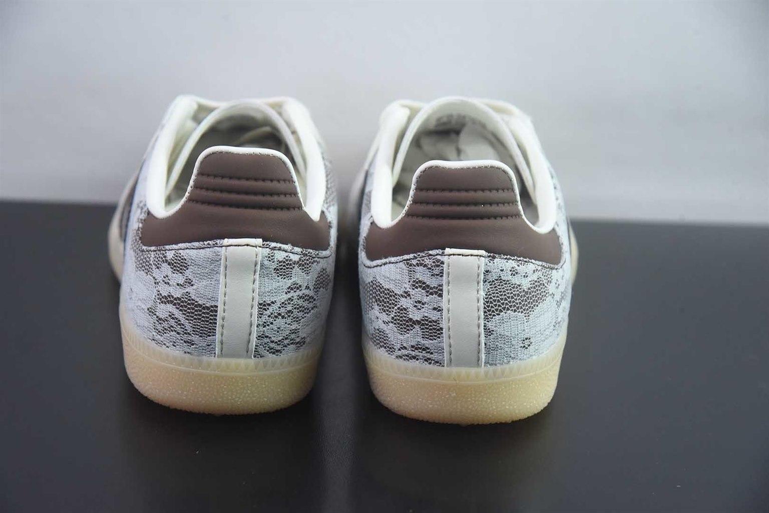 阿迪达斯 Adidas Samba Vegan 阿迪三叶草 白休闲板鞋 纯原版本 货号:KZ8197 实拍细节图