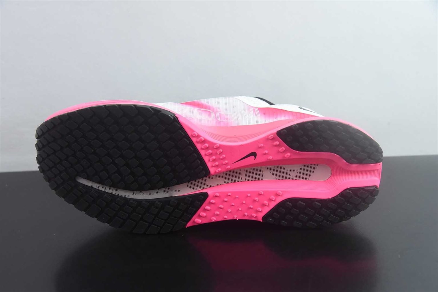 耐克 Nike Air Zoom Pegasus Premium 网面全掌气垫缓震 粉白跑鞋 纯原版本 货号：IR1811-664 实拍细节图