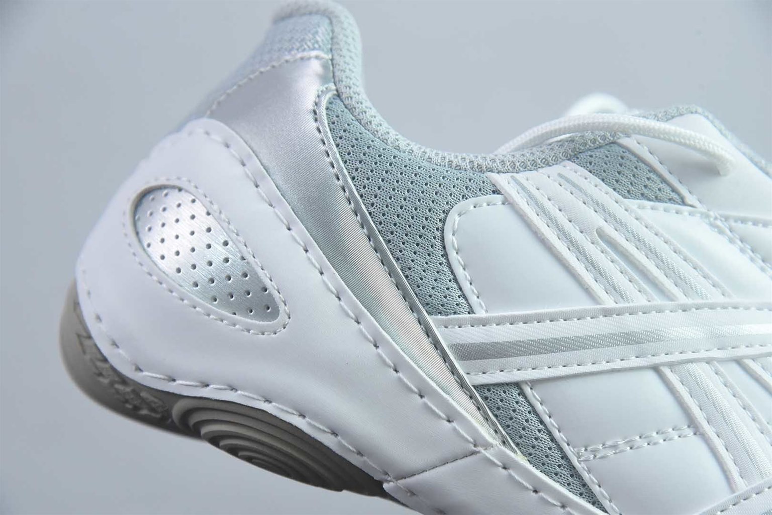 亚瑟士 ASICS Hypersync 白灰德训鞋 纯原版本 货号:1203A879-101 实拍细节图