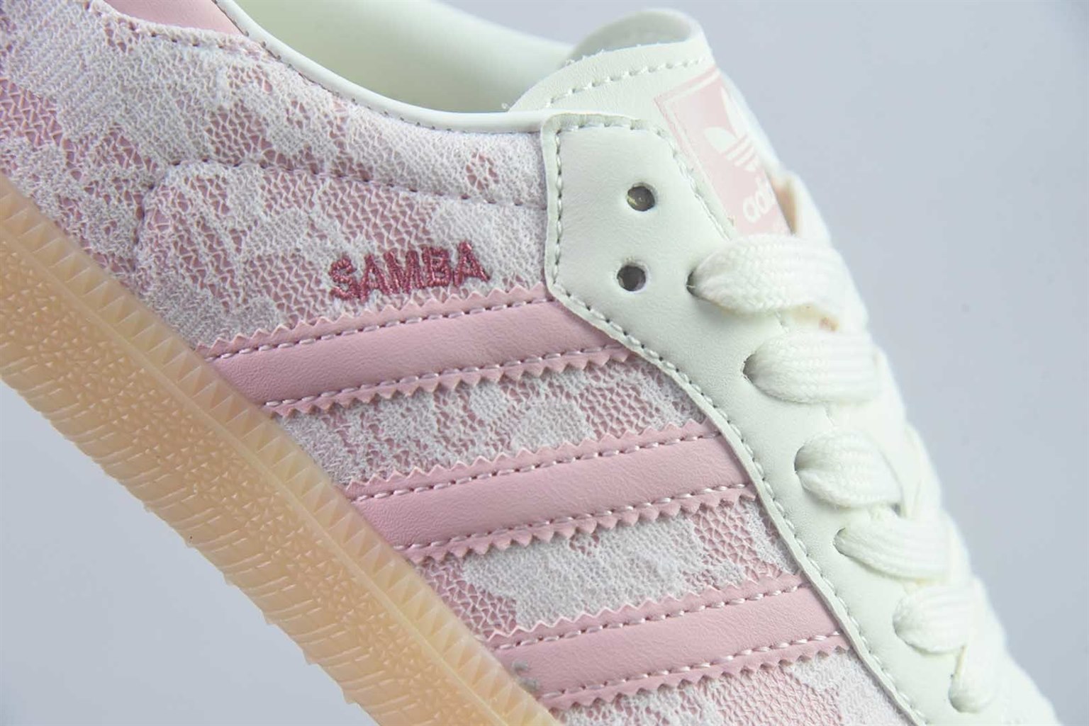 阿迪达斯 Adidas Samba Vegan 阿迪三叶草 粉白休闲板鞋 纯原版本 货号:KZ8196 实拍细节图
