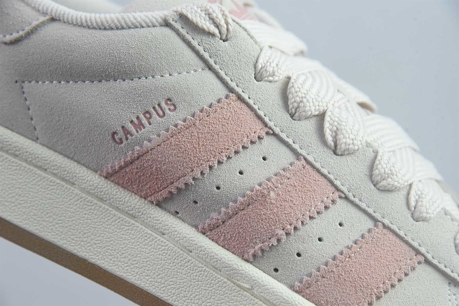阿迪达斯 Adidas Originals Campus 00s 明星款学院系列面包风复古休闲运动 粉白板鞋 JH5628 纯原版本 货号：JH5628 实拍细节图