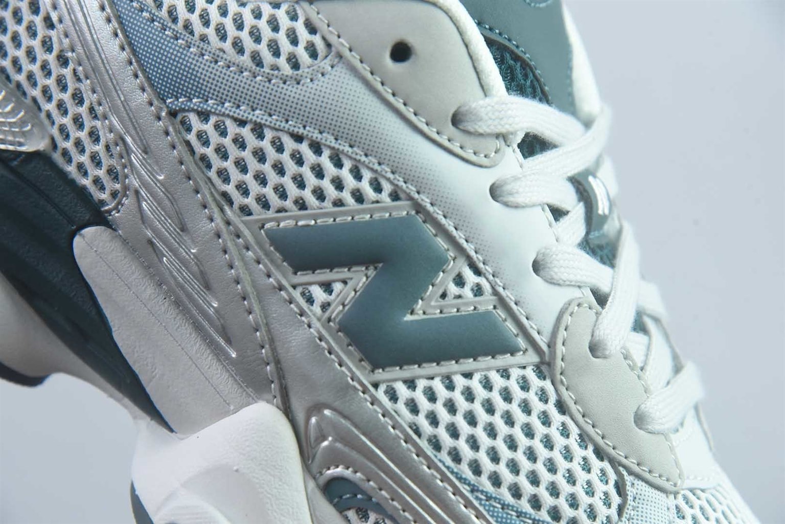 新百伦 New Balance NB9060 灰色 纯原版本 货号:U90606BA 实拍细节图