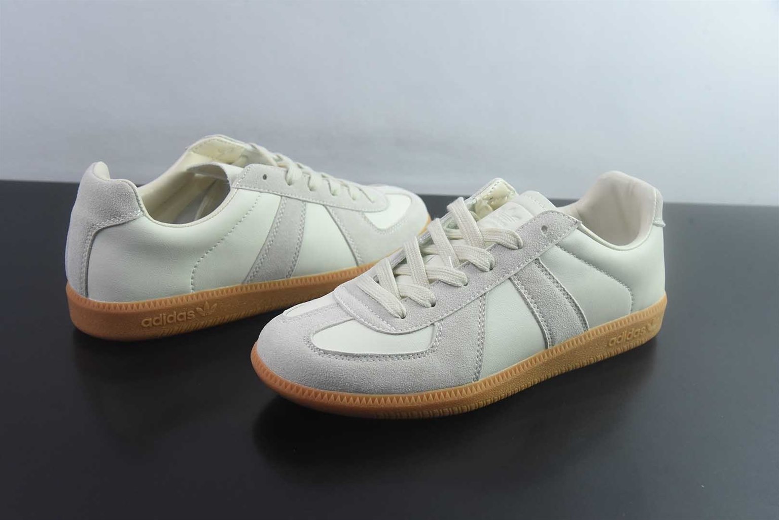 阿迪达斯 Adidas BW Army 白灰德训鞋 纯原版本 货号:KK2801 实拍细节图