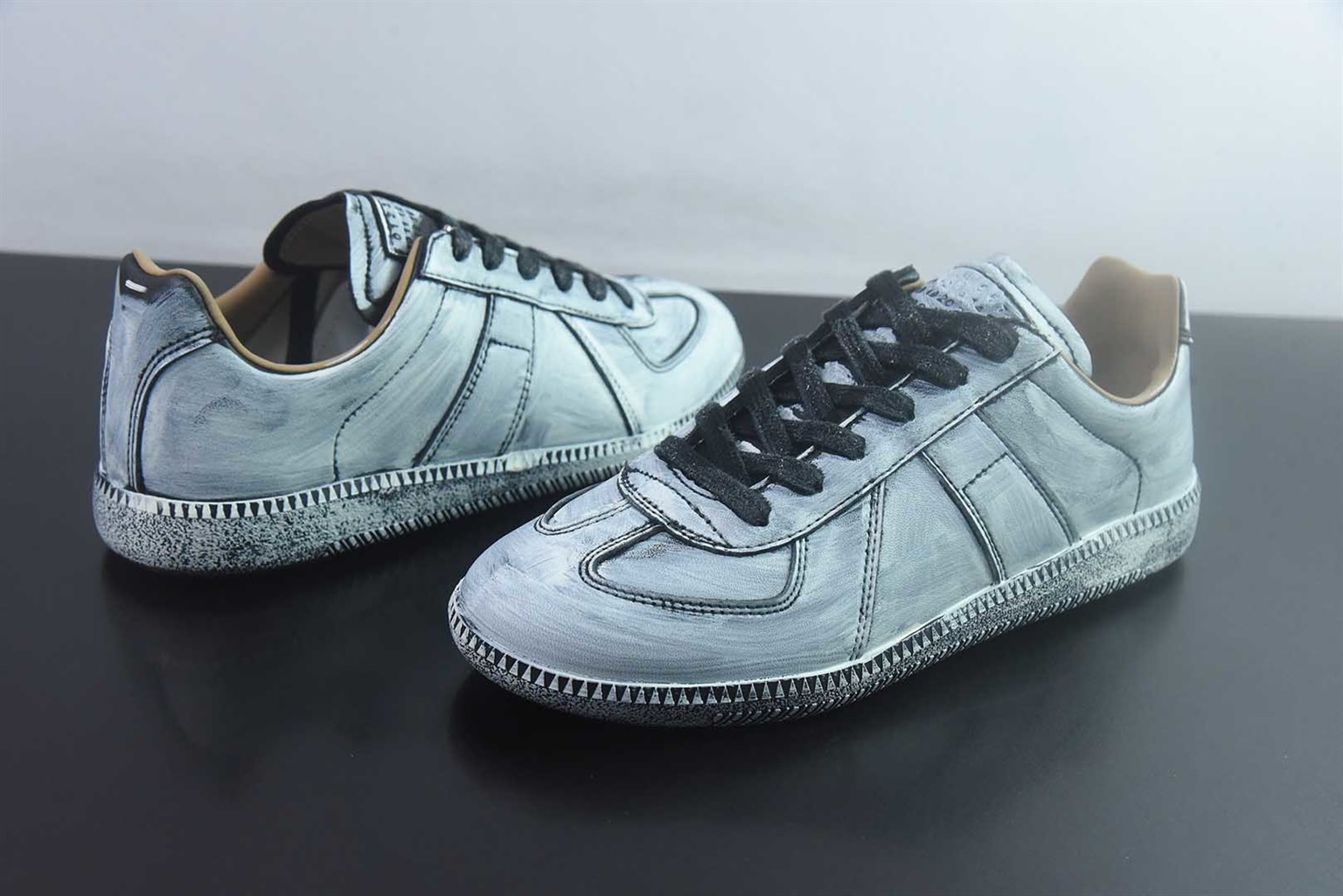 梅森马吉拉 Maison Margiela MM6 22 Replica 白色板鞋 纯原版本 实拍细节图