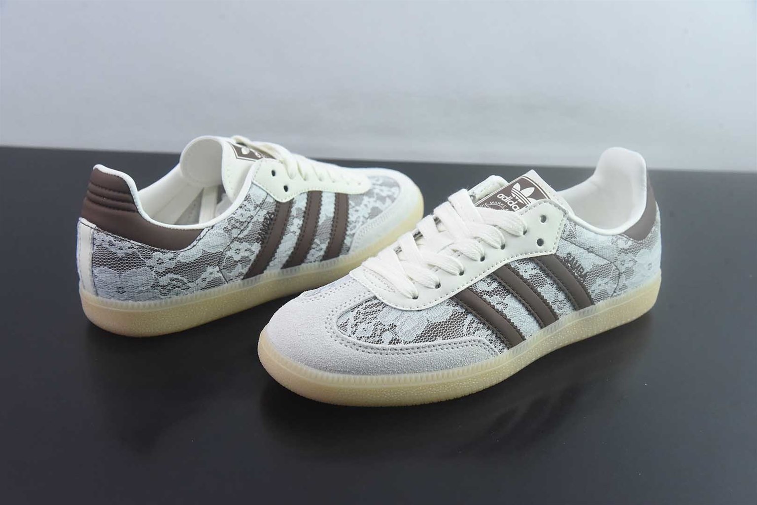 阿迪达斯 Adidas Samba Vegan 阿迪三叶草 白休闲板鞋 纯原版本 货号:KZ8197 实拍细节图